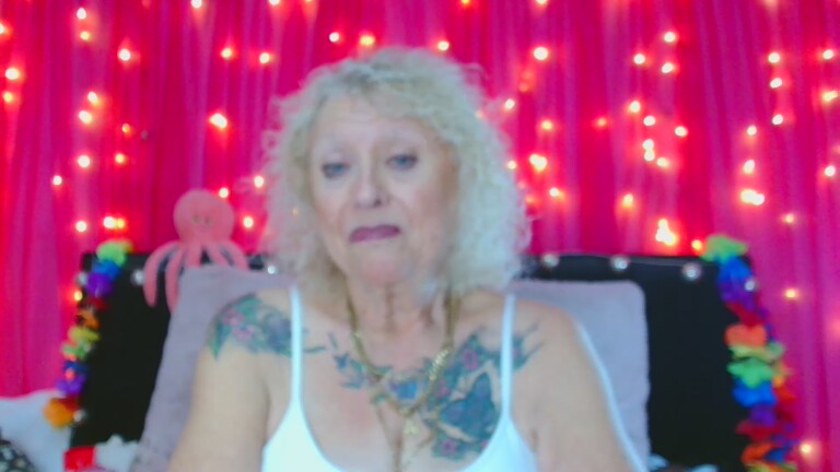 XoXMandyXoX's Streamate show and profile
