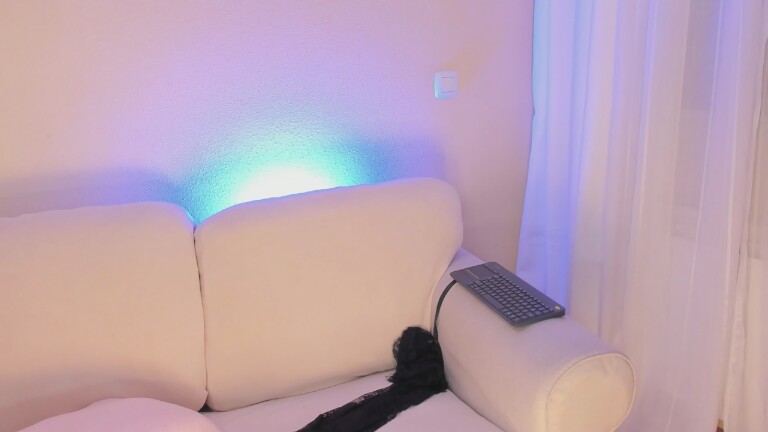 innasantos's Streamate show and profile