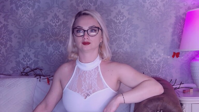 EllianaReese's Streamate show and profile