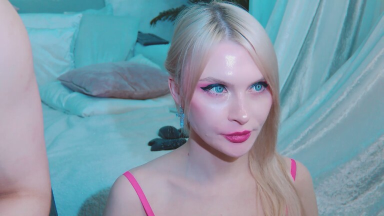 DenLina's Streamate show and profile