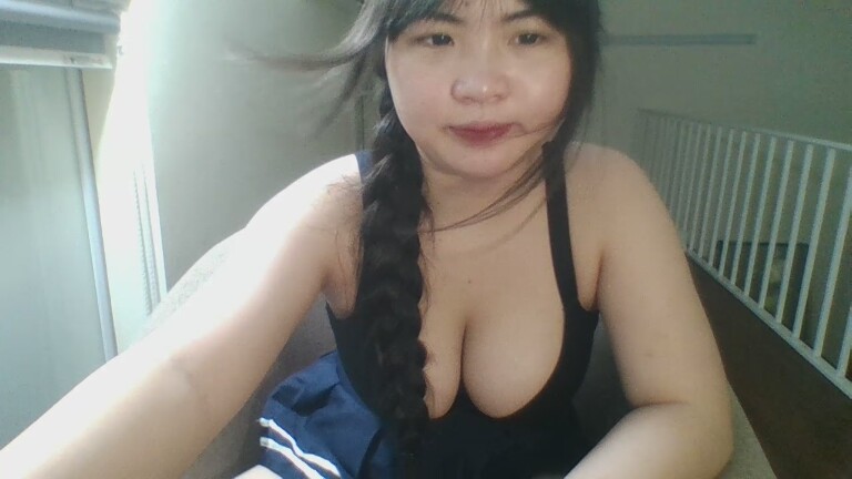 Serenaa19's Streamate show and profile